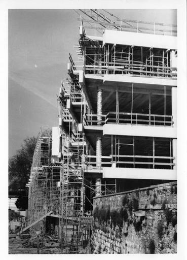 La médiathèque en cours de construction, 25 février 2002.