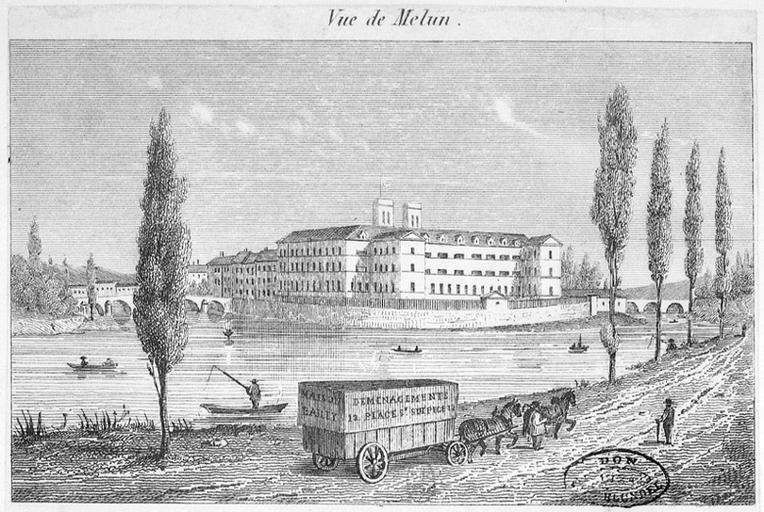 Melun vu de l'amont, avec la maison centrale