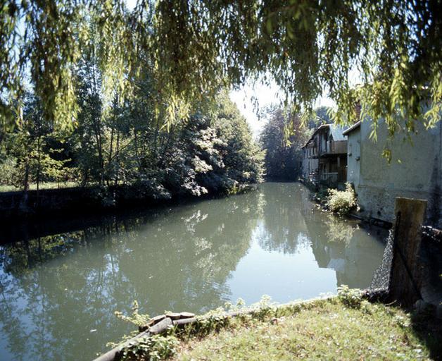 L'Almont à la sortie des jardins ouvriers.