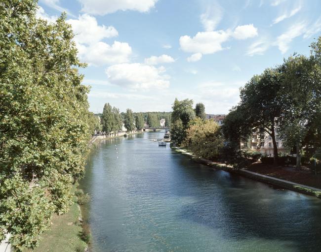 Le petit bras de la Seine, vu depuis le pont de la rocade.