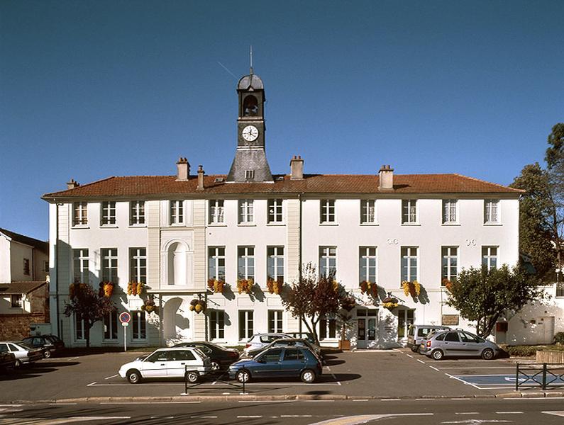 vue de la façade sur rue