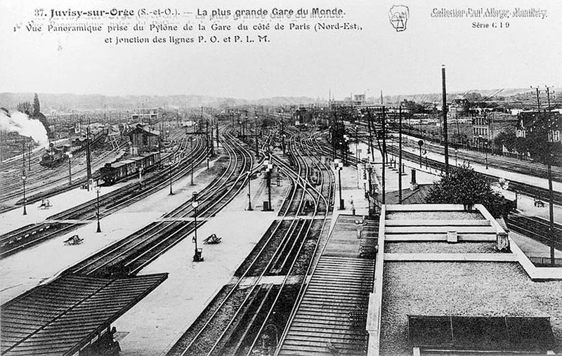 Vue de la gare de triage de Juvisy depuis la gare de voyageurs.