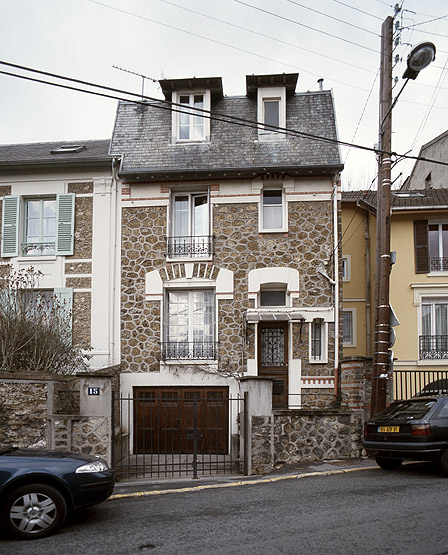 Maison construite par l'architecte Damien, et publiée dans 'L'Habitation pratique', 1906, p. 19-20.
