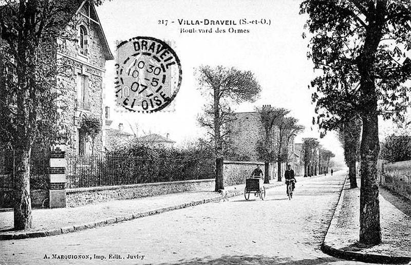 Le boulevard des Ormes, l'une des plus anciennes voies, avec l'avenue de Bellevue, de la Villa-Draveil.