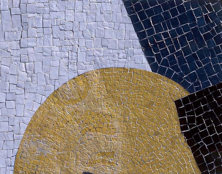 Détail de la mosaïque couvrant le pignon Ouest du gymnase.