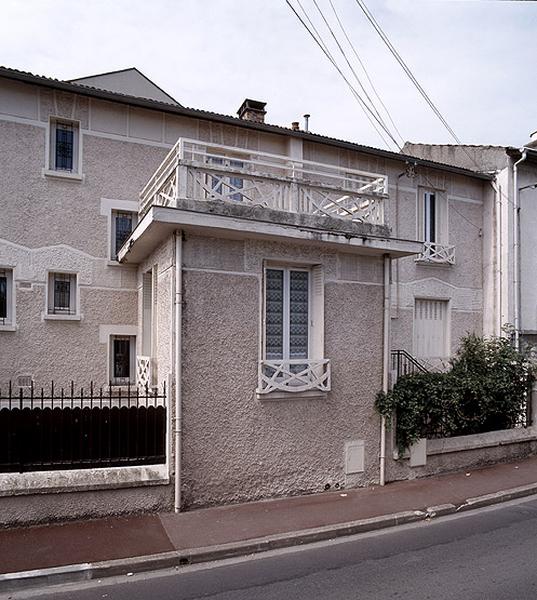 La maison vue de la rue Larigaldie.