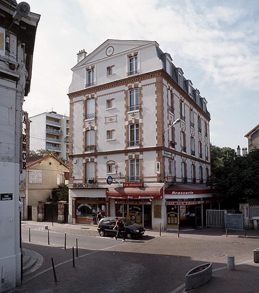 Elévation de l'immeuble vue de l'intersection de la rue de Draveil et de la rue Danton.