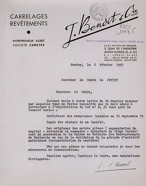 Lettre de candidature de l'entreprise 'J-Benoit et Cie' pour l'adjudication des travaux de carrelage, revêtement de faïence et confection des sols de la halle-salle des fêtes, datée du 6 février 1956.