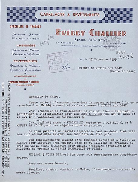 Lettre de candidature de l'entreprise 'Freddy Challier' pour concourrir à l'adjudication des travaux de carrelage, revêtement de faïence et confection des sols de l'édifice, du 27 décembre 1955.