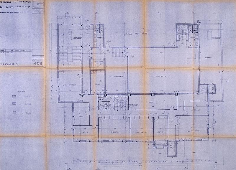 Bâtiment du tribunal d'instance : plan du 2è étage transformation et extension :plan du 2è étage dressé par l'architecte Jean-Paul Ganne, décembre 1976.