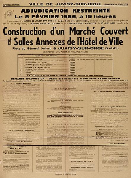 Affiche annonçant la mise en adjudication des travaux de construction de la halle-salle des fêtes-tribunal, en 1956.