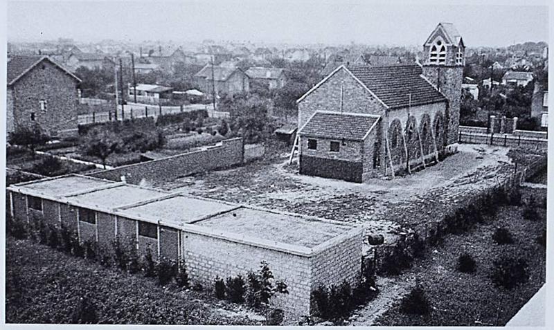 L'église tout juste achevée.