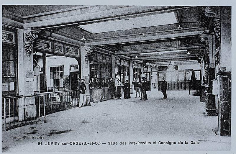 La nouvelle gare : photographie anonyme de l'intérieur de la nouvelle gare prise vers 1910.