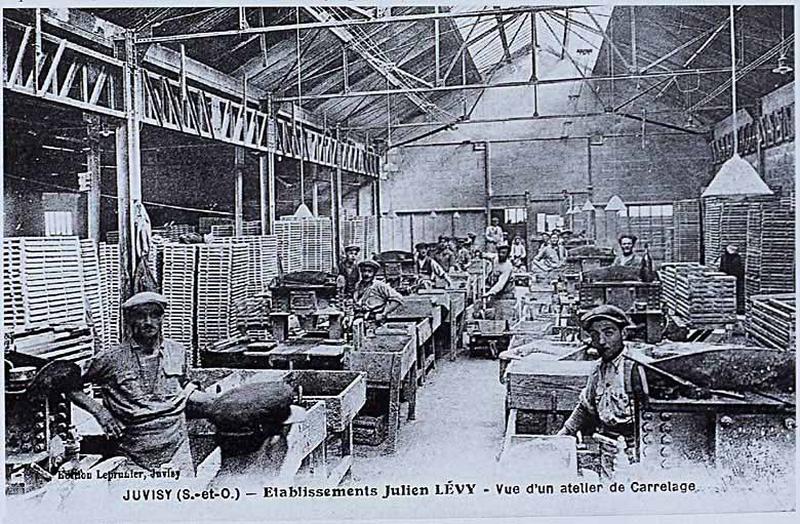 L'intérieur de la halle de fabrication.