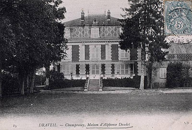Façade postérieure sur le jardin.