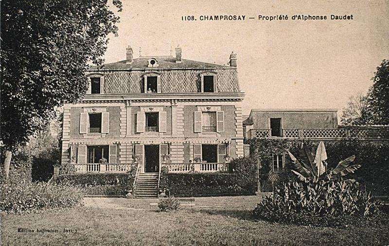 Vue de la façade arrière.
