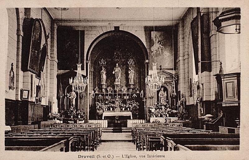 Vue intérieure en direction du choeur.