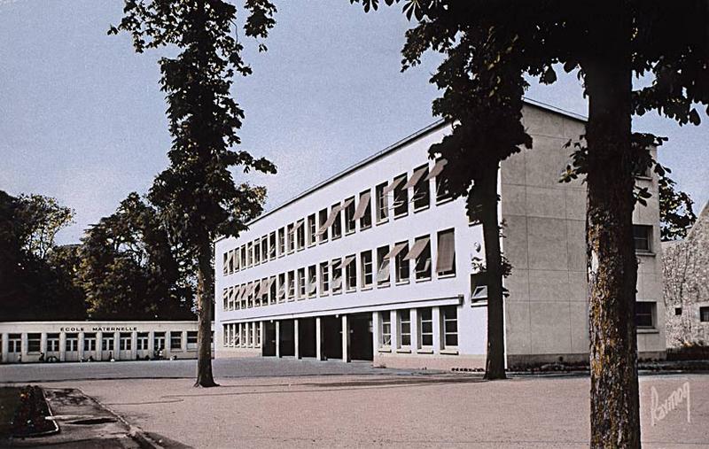 Le groupe scolaire.
