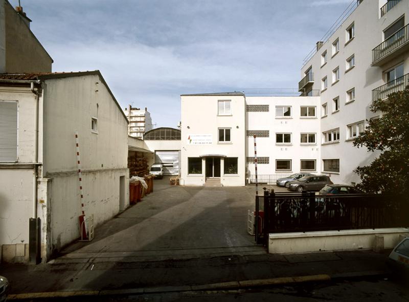 Vue de l'usine depuis la rue de Noisy-le-Sec.