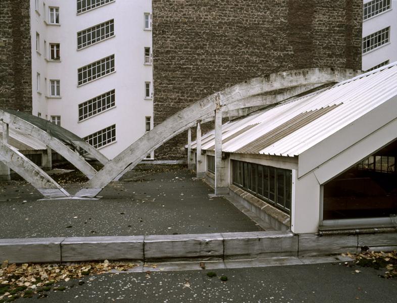 Arceaux et système de fixation de la toiture suspendue.