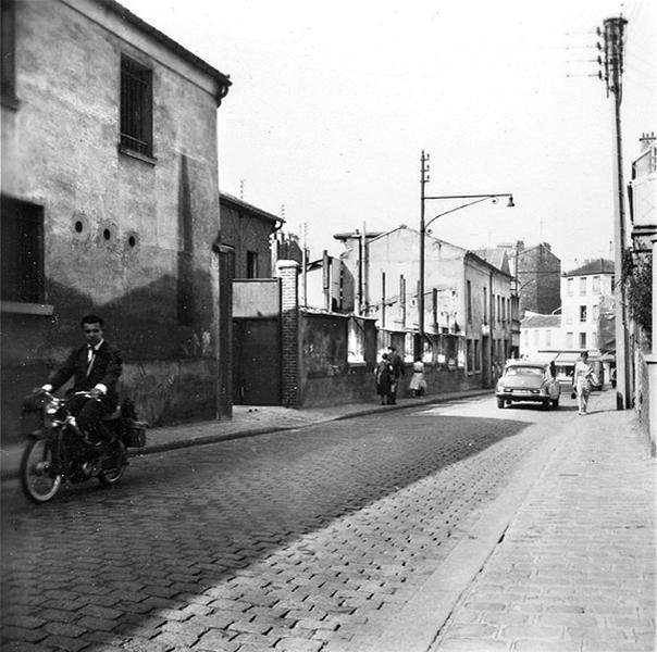 L'usine Kalker en cours de destruction, vue depuis la rue des Bruyères (vers le nord).