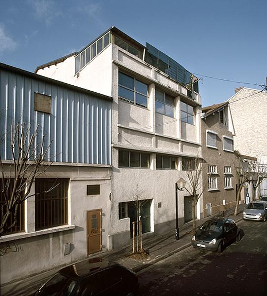 La façade des ateliers de polissage (au rez-de-chaussée) et d'électrolyse (à l'étage), rue Esther-Cuvier.