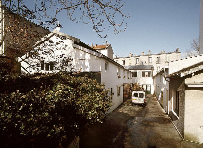 La cour de l'usine.