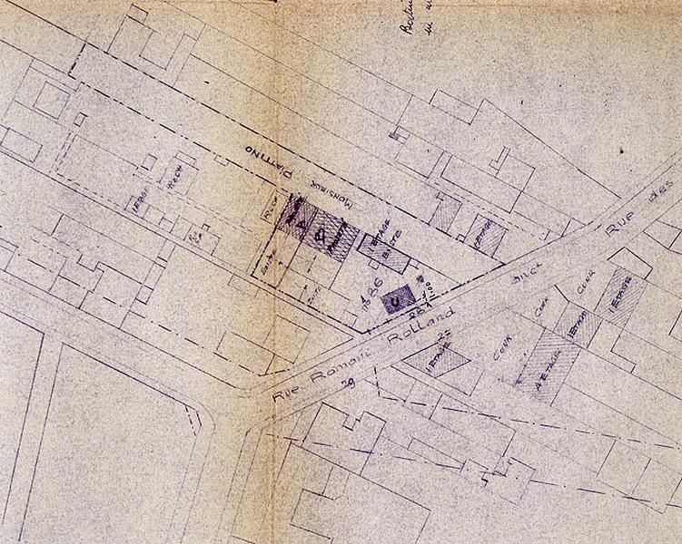 Plan cadastral annoté, accompagnant une demande de permis de construire : 'Légende : A. Hangar métallique (sept. 1949). B. Hangar métallique (sept 1949). C. Hangar léger provisoire (oct. 49) '.