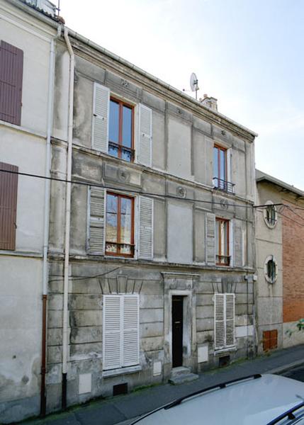 Vue d'ensemble d'une maison, au 9, rue Rabelais.