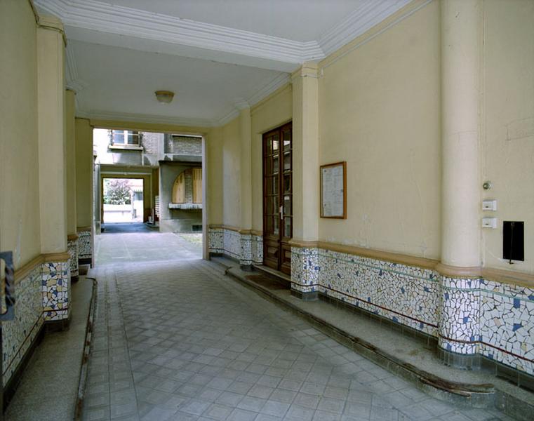 Vue d'ensemble du hall d'entrée.
