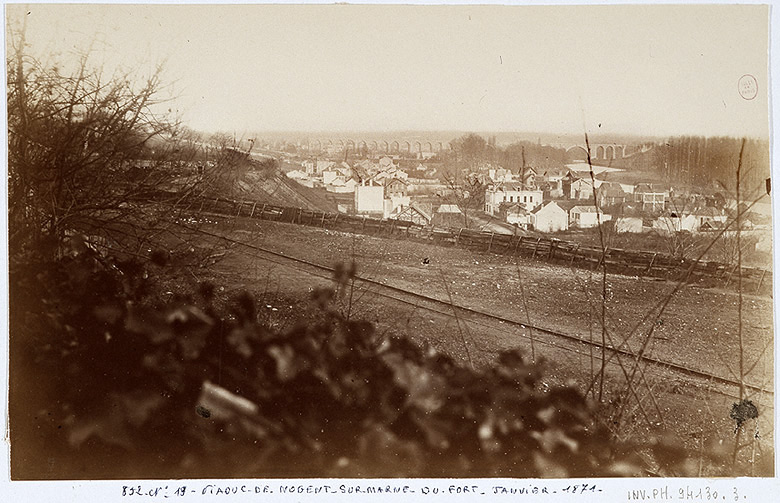 Vue de Nogent vers le viaduc depuis le site du château de Beauté en janvier 1871.