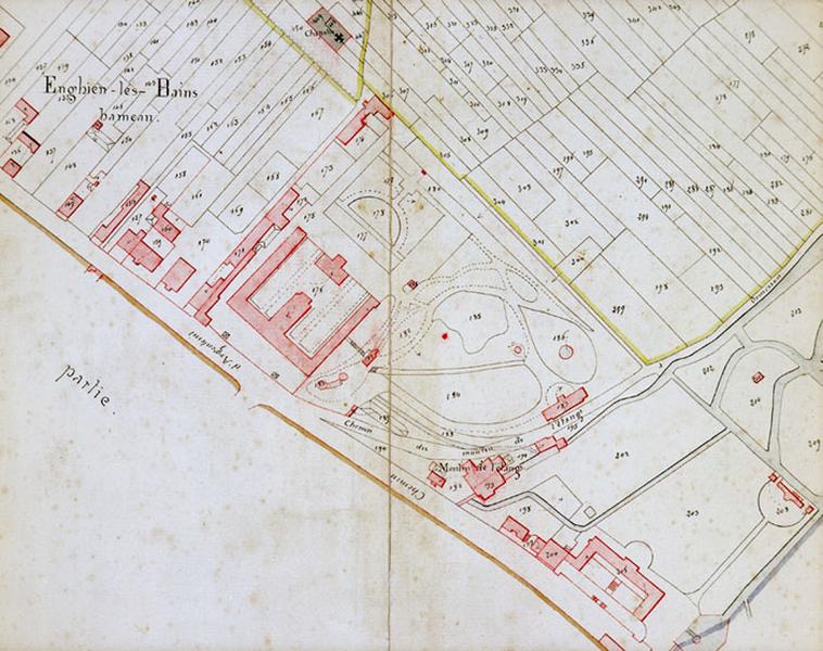 Plan cadastral de 1850. Détail de la section C avec au centre, le premier établissement thermal et son jardin en exèdre ainsi que son grand parc paysager qui se déployait sur le côté avec des fabriques et des fontaines. On voit, à droite, un autre établissement thermal qui est celui construit par l'architecte Constantin.