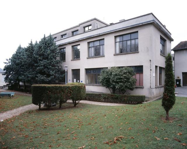 Le bâtiment des années 1930 : vue de la façade.