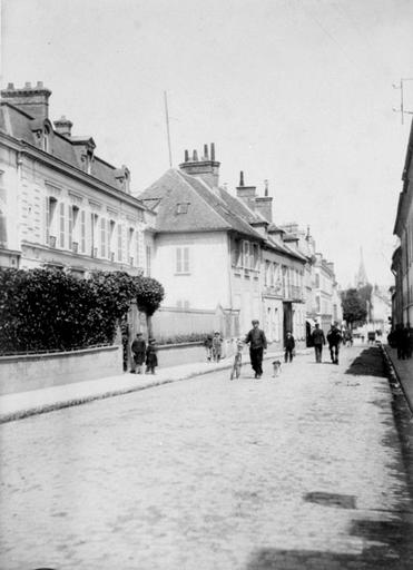 La rue Saint-Ambroise, avant la construction de la Banque de France.