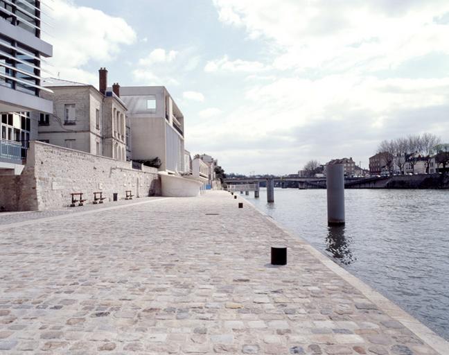 Le quai de la Reine-Blanche, en 2006.