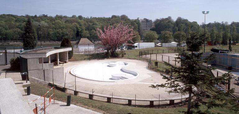 La pataugeoire. On aperçoit au fond la Seine, le parc de Faucigny-Lucinge et le château de Vaux-le-Pénil.