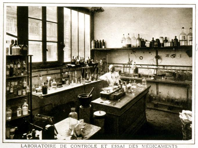 Laboratoire de contrôle et essai des médicaments. Plaquette éditée par les Laboratoires galéniques Vernin vers 1930, p. 19.