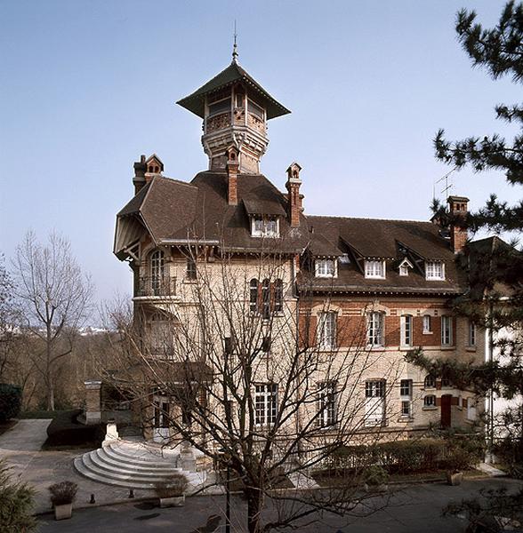 la façade antérieure du manoir