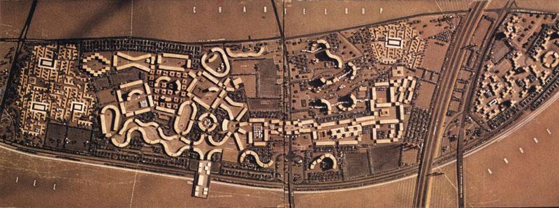 Maquette du projet, adopté (avec un avis très favorable) en 1969 par le Conseil d'architecture et d'urbanisme du ministère de l'Equipement et du Logement. Sur 75 hectares, 4000 logements sont répartis, une nouvelle gare est créée à Chanteloup.