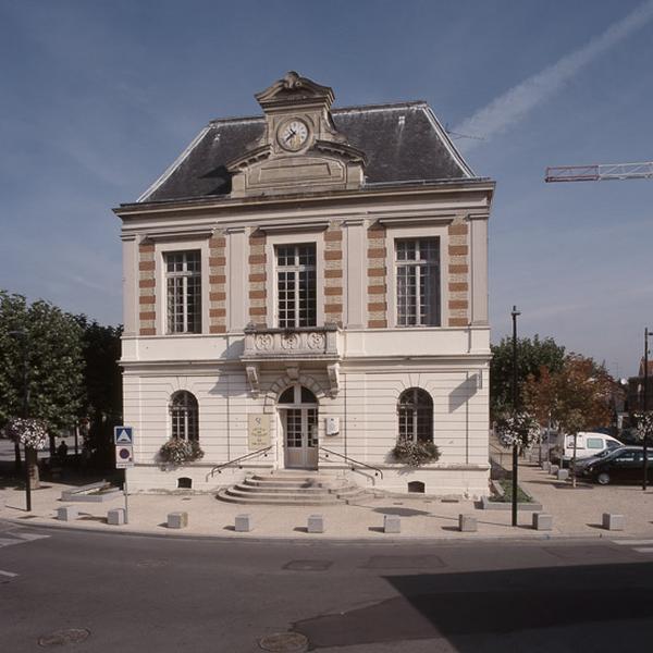 Vue de la façade principale.