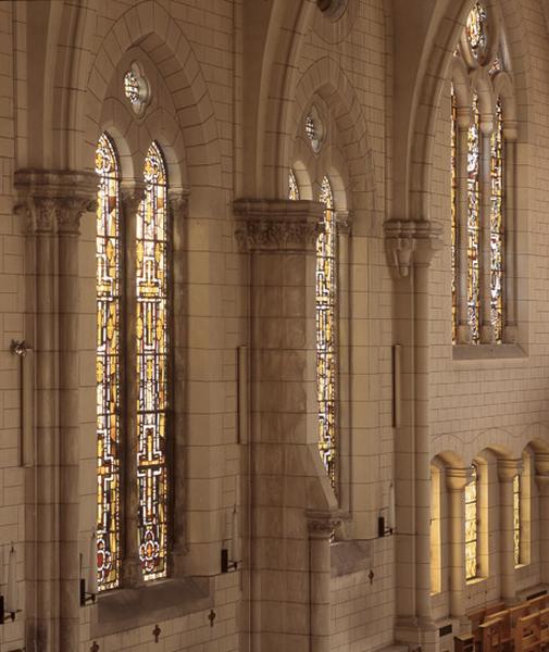 Vue partielle du mur latéral sud de la nef prise de la tribune latérale nord.