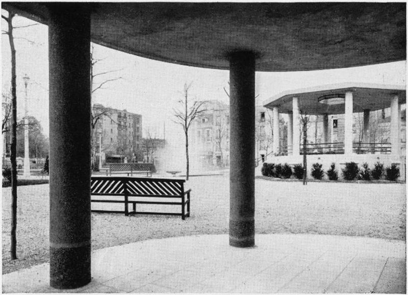 Vue du square depuis le kiosque, photographie, vers 1935.