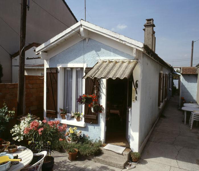 Maisonnette au 73, rue du Moulin-à-vent.