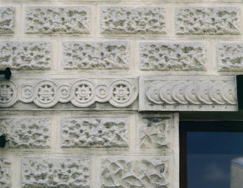 Détail d'un mur, 87 rue Alexis-Lepère.