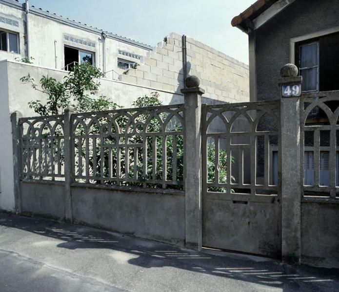 Détail de cloture, 41 avenue du Docteur Calmette.