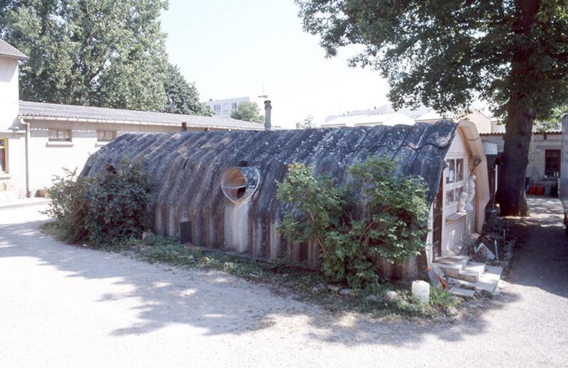 Abri dit abri Igloo de la communauté Emmaüs