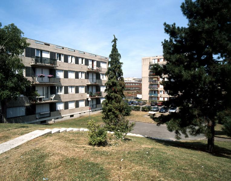 Vue d'ensemble. La cité est aujourd'hui une résidence privée.