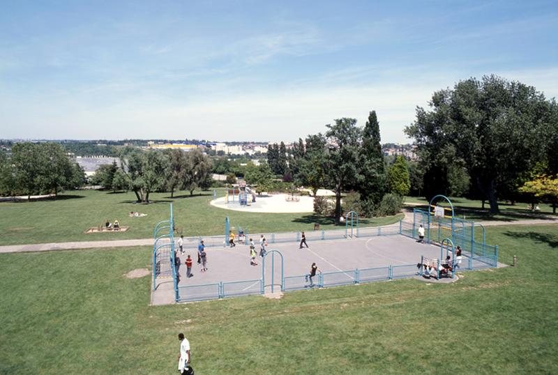 Vue d'une aire de sport de la première tranche.