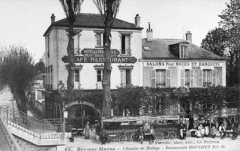 Vue du café restaurant hôtel de la Passerelle, implanté juste au niveau de la passerelle de Bry.
