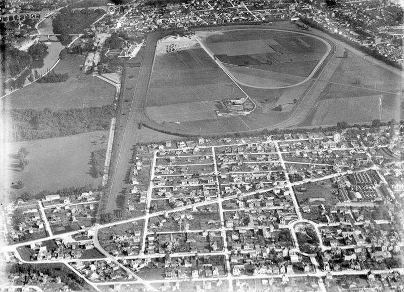 Vue aérienne de l'hippodrome du Tremblay.